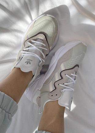 Женские кроссовки adidas ozweego white grey