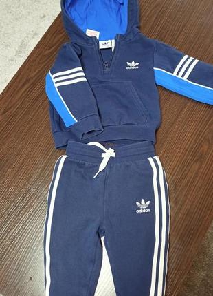 Спортивный костюм adidas