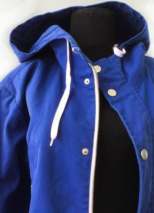 +дуже гарна куртка-парку насышенного синього кольору rvlt / revolution, данія4 фото