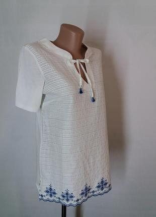 Ідеальне! футболка intimissimi з бавовни supima з контрастною вишивкою