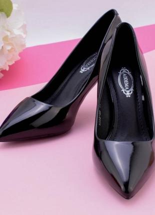Стильні чорні лакові туфлі човники на шпильці класичні2 фото