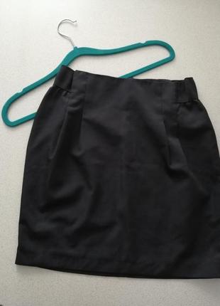 Классическая черная мини юбка