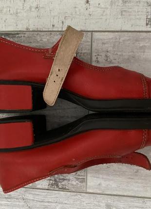 Кожаные туфли для девочки на каблуках ❤️есть много детских и брэндовых вещей2 фото