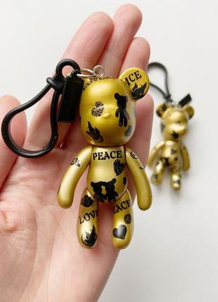 Стильный брелок для ключей bearbrick
