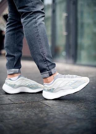 Мужские кроссовки adidas yeezy boost v700 white