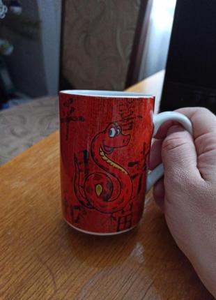 Чашка змія змія ієрогліфи ієрогліфи червона гуртка2 фото