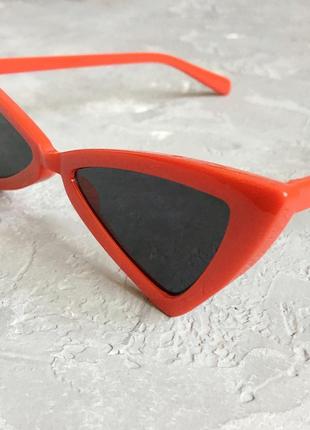 Вінтажні сонцезахисні окуляри метелик з червоною оправою3 фото