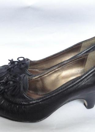 Туфлі з натуральної шкіри бренд р. 40