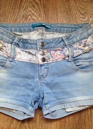 Шорты джинсовые