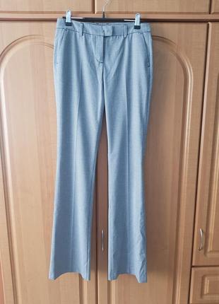 Брюки-клёш серого цвета классические