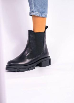 Чорні жіночі черевики матеріал: натуральна шкіра всередині утеплювач - байка1 фото