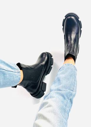Чорні жіночі черевики матеріал: натуральна шкіра всередині утеплювач - байка2 фото