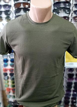Чоловіча однотонна футболка, хакі1 фото