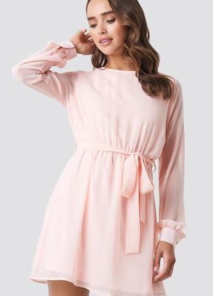Нежное розовое платье с поясом2 фото