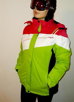 Лыжная куртка /сноубордическая куртка