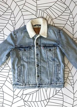 Джинсова куртка levis premium sherpa trucker jacket, размер m