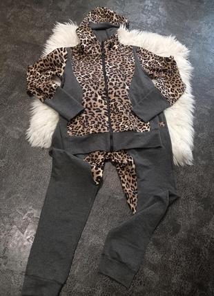 Костюм
