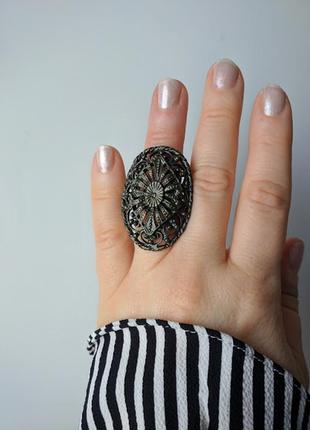 Оригінальне колечко з візерунками,біжутерія.