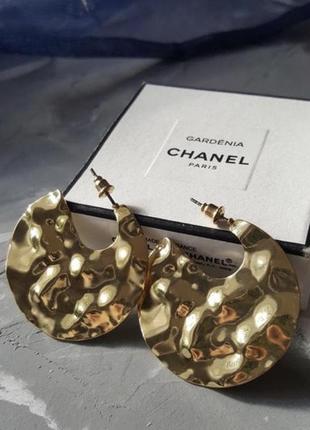 Круглі сережки вигнуті золоті півколо тренд 2021 масивні