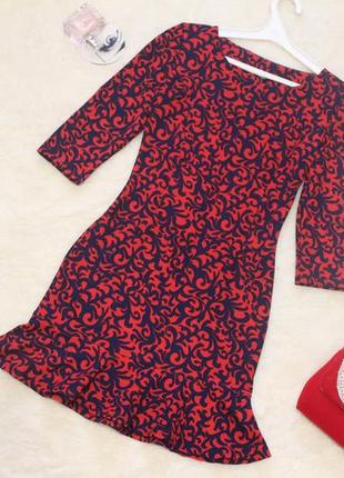 Маленька сукня з романтичними візерунками