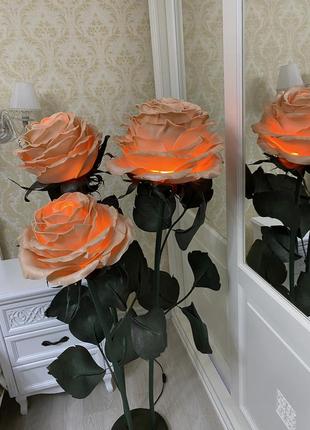 Торшер світильник "букет бісквітних троянд" великі квіти інтер'єрні квіти2 фото