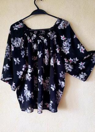 Новая блуза с цветочным принтом и спущенными плечиками1 фото