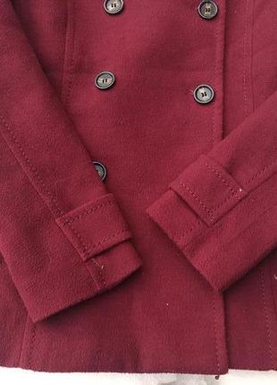 Стильное полу пальто цвета марсала от h&m6 фото