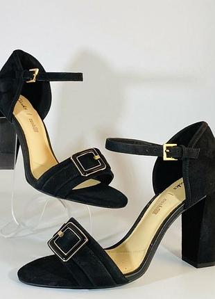 Р. 37,  39,  41 clarks замшевые босоножки оригинал