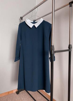 Класичне темно-синє плаття з білим комірцем2 фото