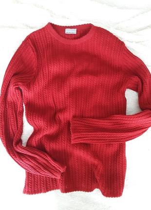 Червоний вовняний светр
