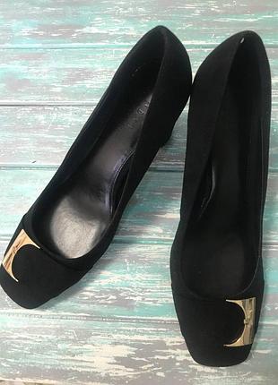 Замшевые туфли от бренда next