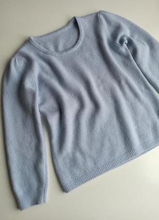 Красивый качественный теплый шерстяной свитер