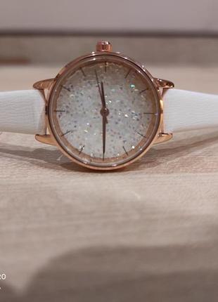 Стильные женские часы, новая коллекция! прекрасное качество!)1 фото