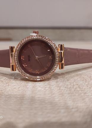 Стильные женские часы новая коллекция. обалденное качество.8 фото