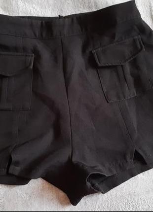 Короткі шорти