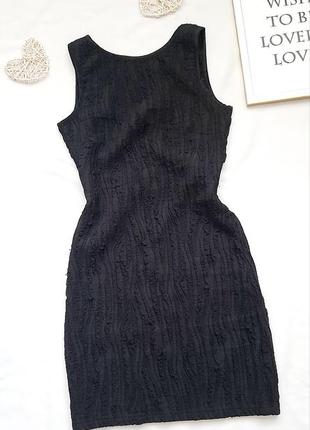 River island фактурне чорне облягаюче плаття з відкритою спиною xs-s