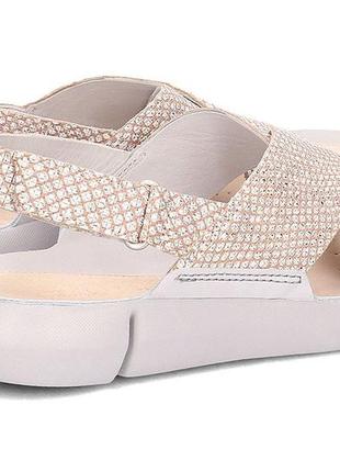 Р.35.5, 37, 37.5, 38.5, 39,40 . clarks кожаные босоножки оригинал3 фото