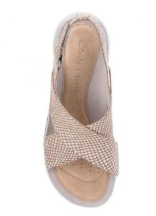 Р.35.5, 37, 37.5, 38.5, 39,40 . clarks кожаные босоножки оригинал9 фото