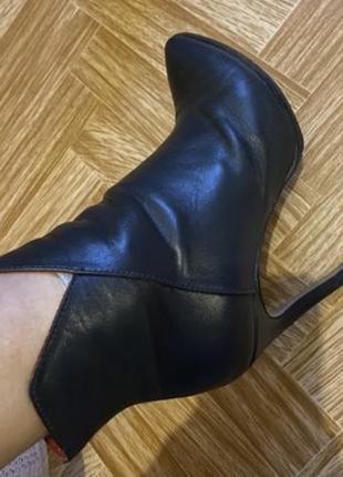 Ботильйони,черевики жіночий