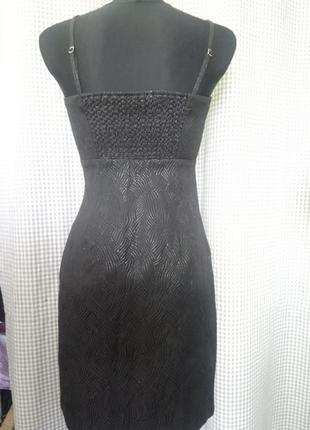 Платье коктейльное футляр маленькое черное вечернее открытые плечи сарафан на бретельках2 фото