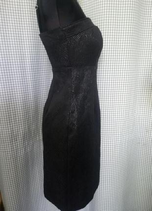 Платье коктейльное футляр маленькое черное вечернее открытые плечи сарафан на бретельках9 фото