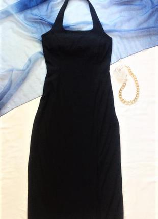 Вечернее платье с открытой спиной и разрезом