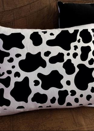 Подушка з принтом - cow print1 фото