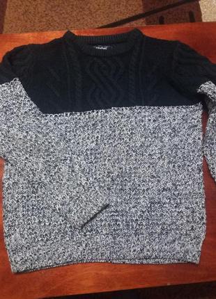 Очень классный стильный свитер на подростка