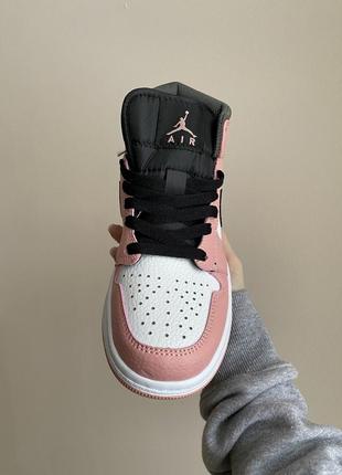 Женские кроссовки nike air jordan 1 retro pink white 37-393 фото