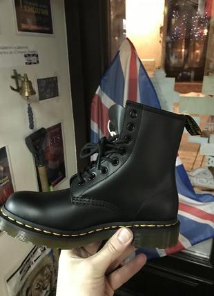 Черевики унісекс dr. martens 1460w black smooth 1460 w шкіра артикул 118210062 фото