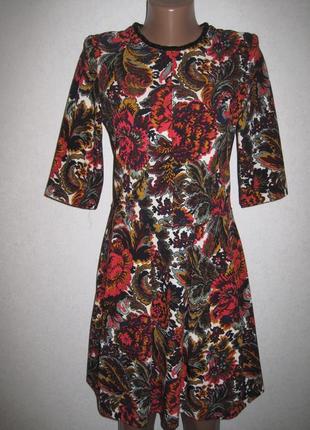 Короткий приталені плаття з гобеленовим візерунком і обробкою з бісеру asos размер10