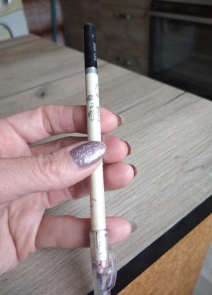 Чорний олівець для очей з точилкою
