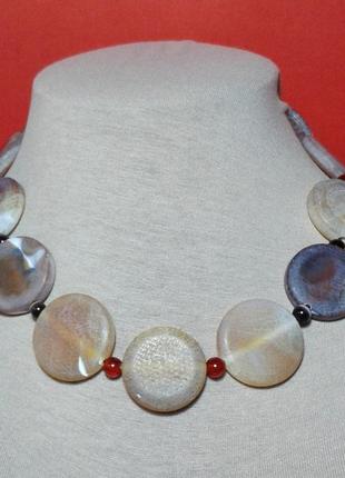 Бусы из агата со вставками бусин сердолика и кошачьего глаза