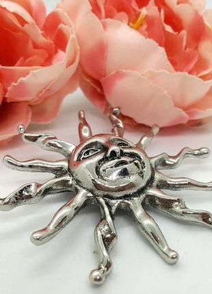 🌞☁️ оригінальна брошка-кулон "таро: сонце" в стилі бохо сріблясте покриття4 фото